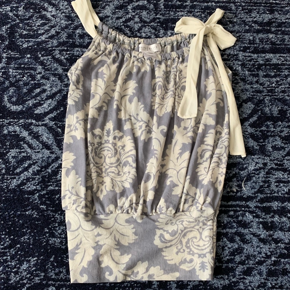 Cream & grey sleeveless blouse w/ bow detail